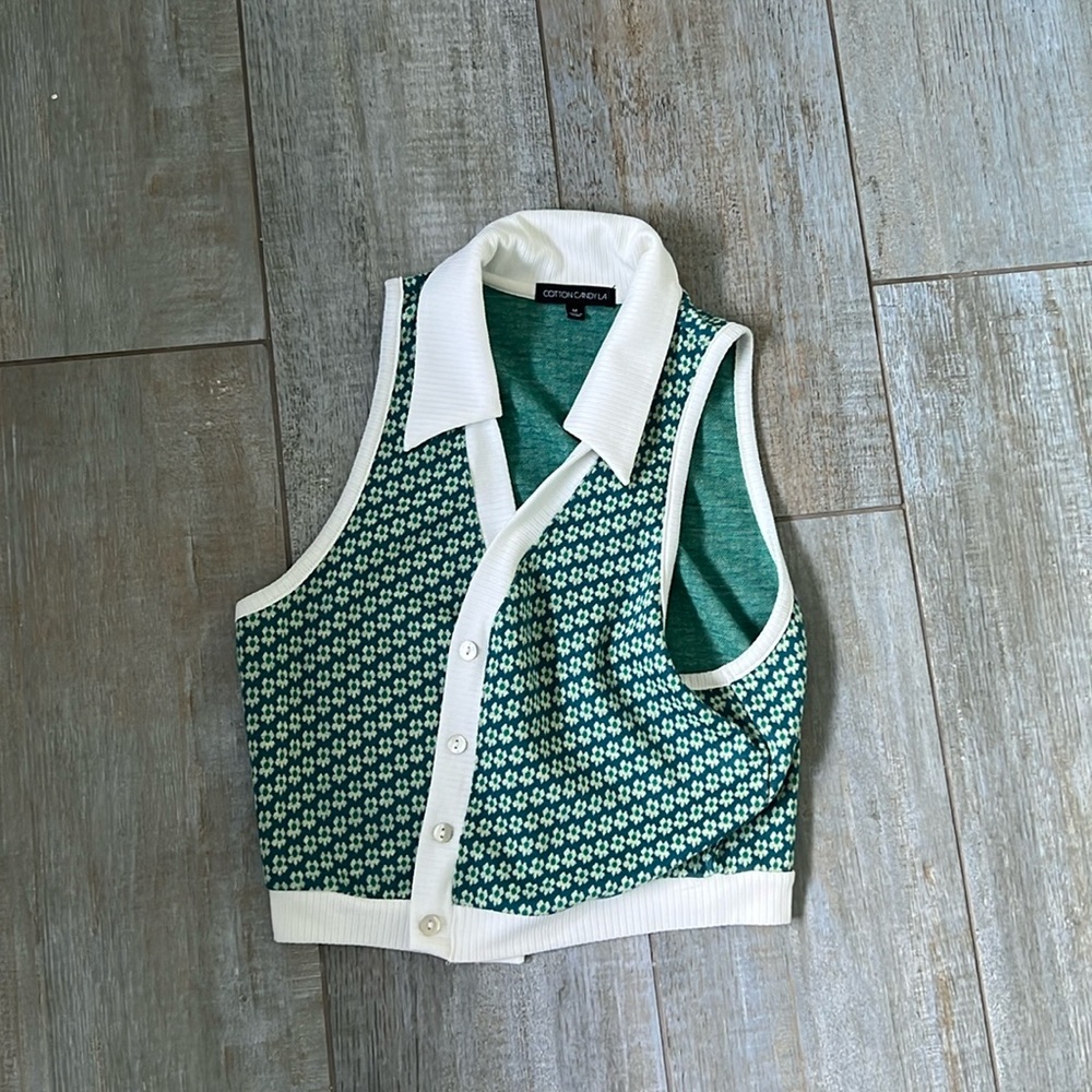 Cotton candy LA 70s inspired cropped vest button down green super cute